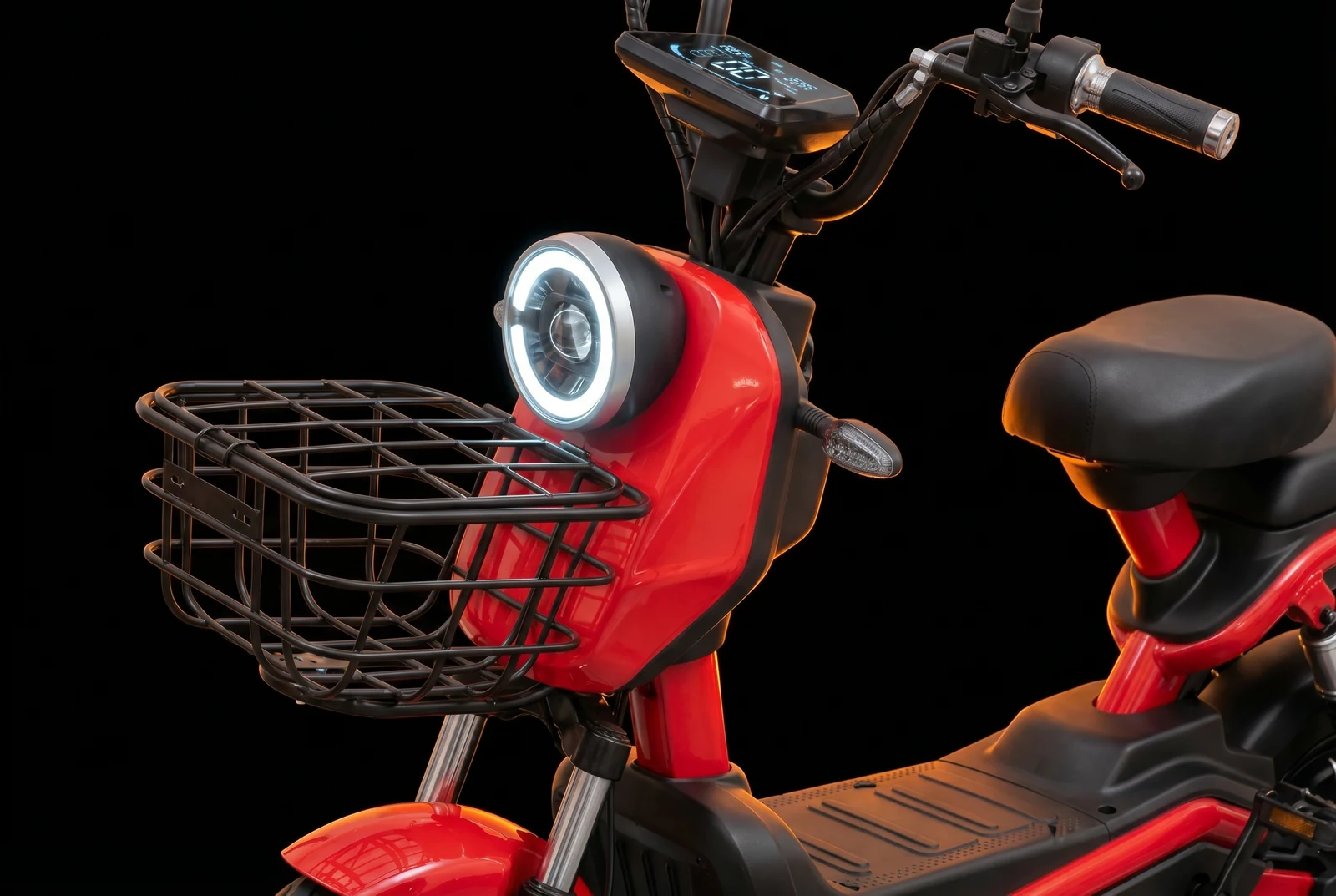 E-Zoe 1000W - Detalhe farol LED e cesto